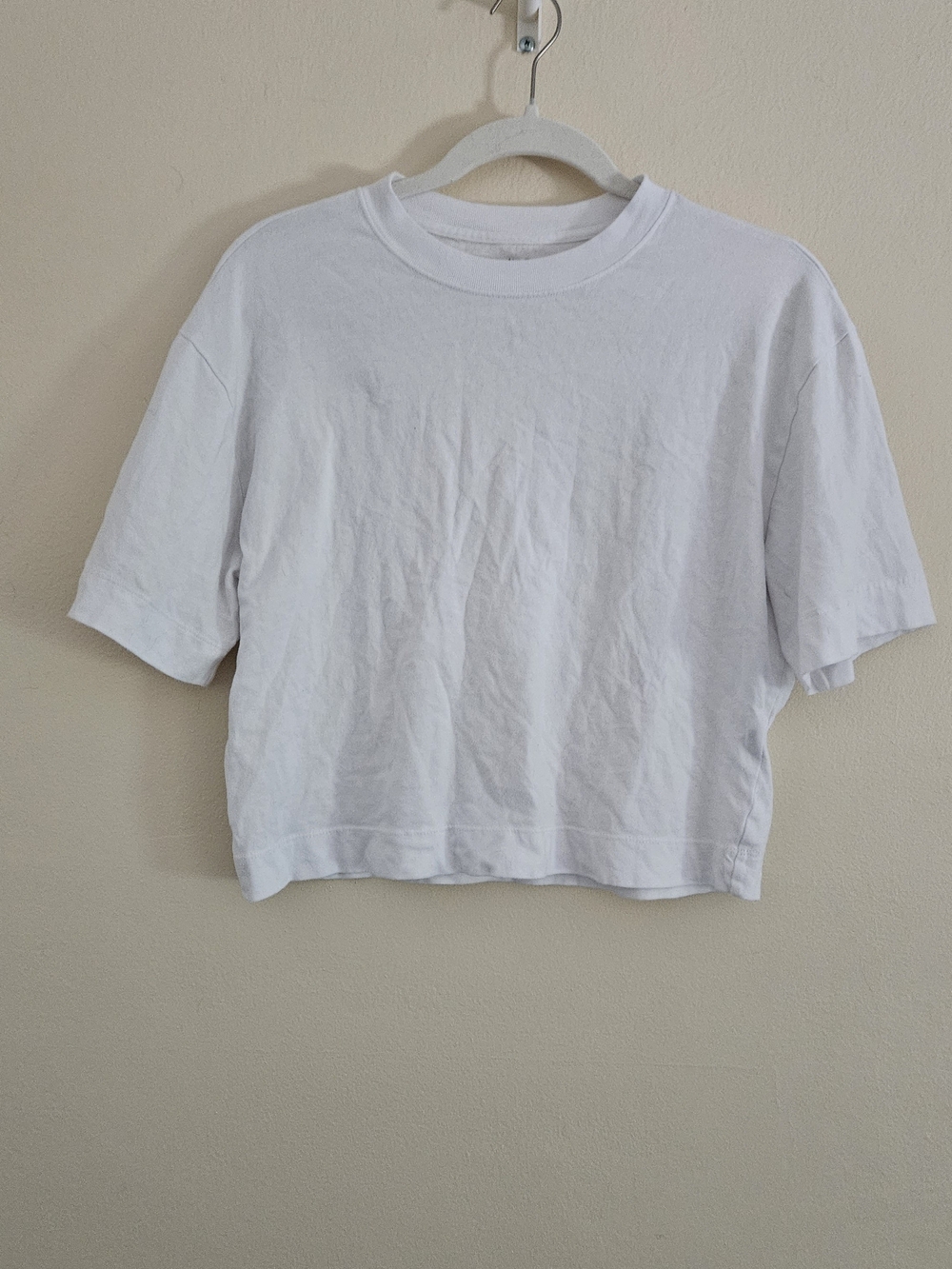 Abercrombie & Fitch White Short Sleeve Cropped Tee